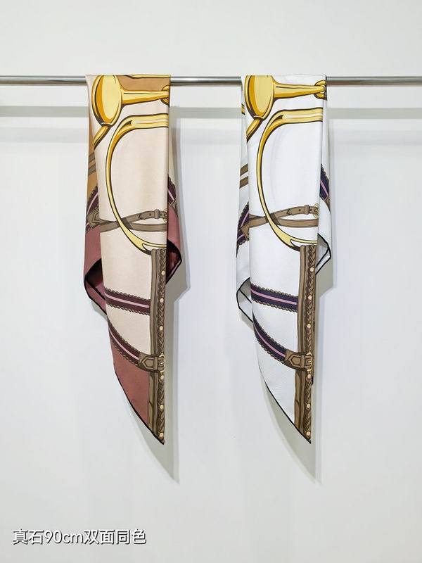 Gucci silk scarf hm09